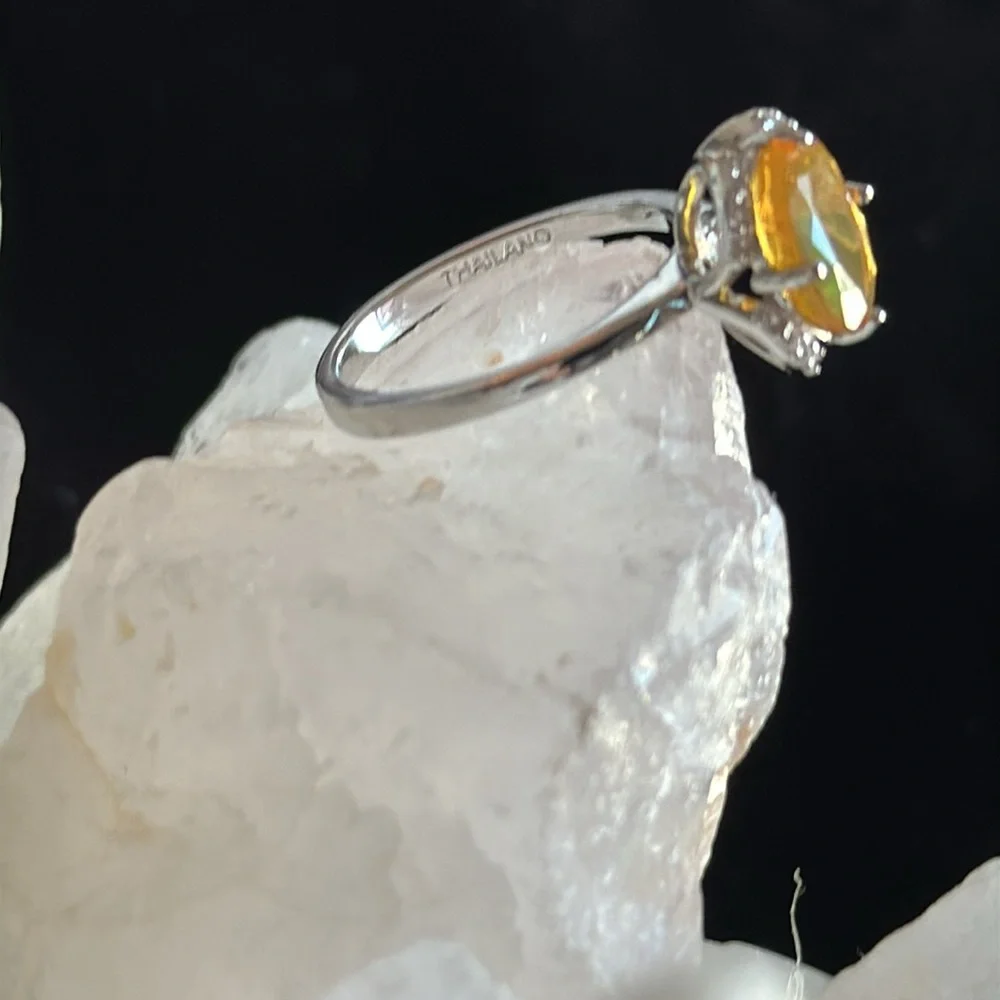 Ethiopian genuine faceted opal & sterling EUC solitaire ring w/ gemstone setting - Picture 3 of 5